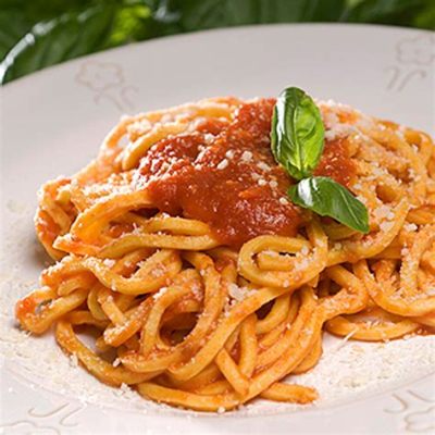  Spaghetti alla Chitarra mit Garnelen: Eine Symphonie aus frischen Meeresfrüchten und hausgemachter Pasta!